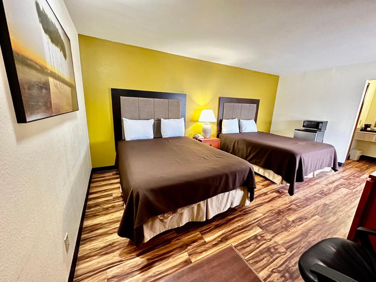 Regency Inn Iola Kültér fotó