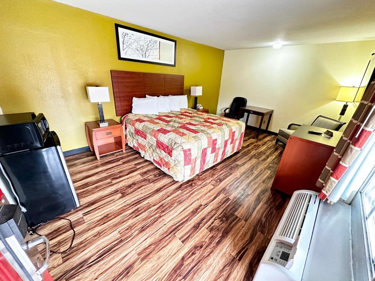 Regency Inn Iola Kültér fotó