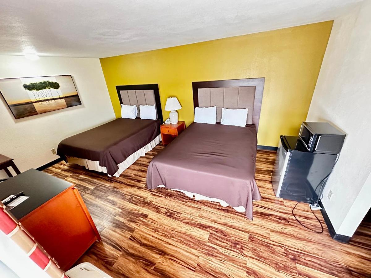 Regency Inn Iola Kültér fotó