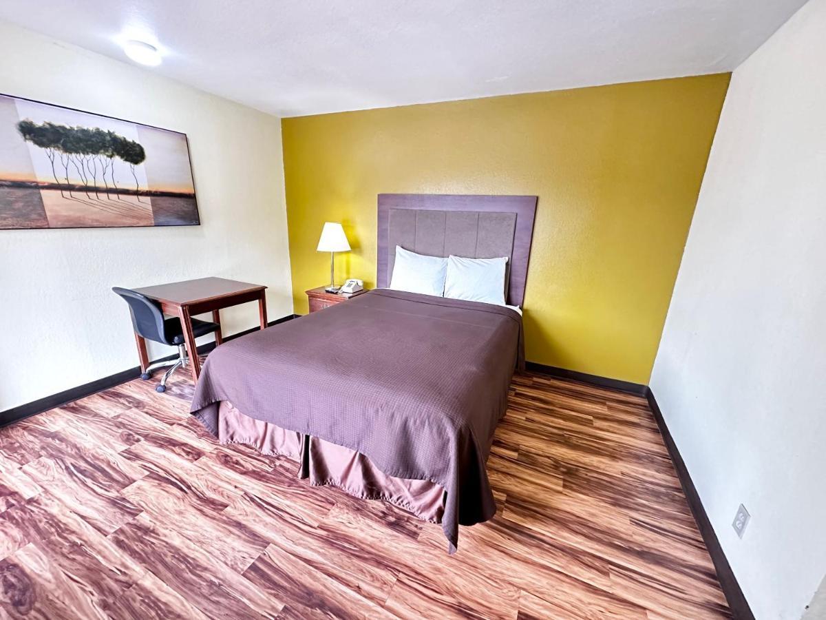 Regency Inn Iola Kültér fotó