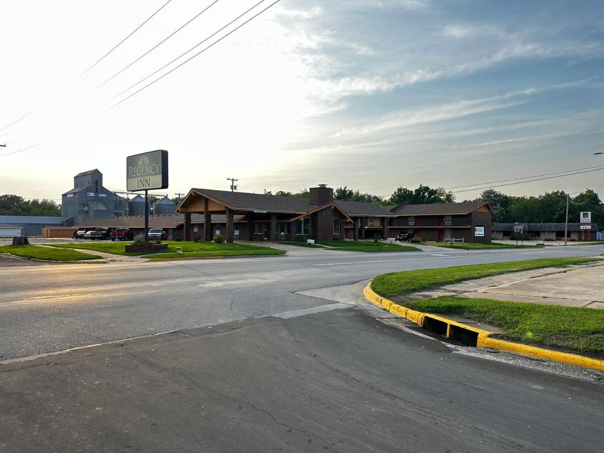 Regency Inn Iola Kültér fotó