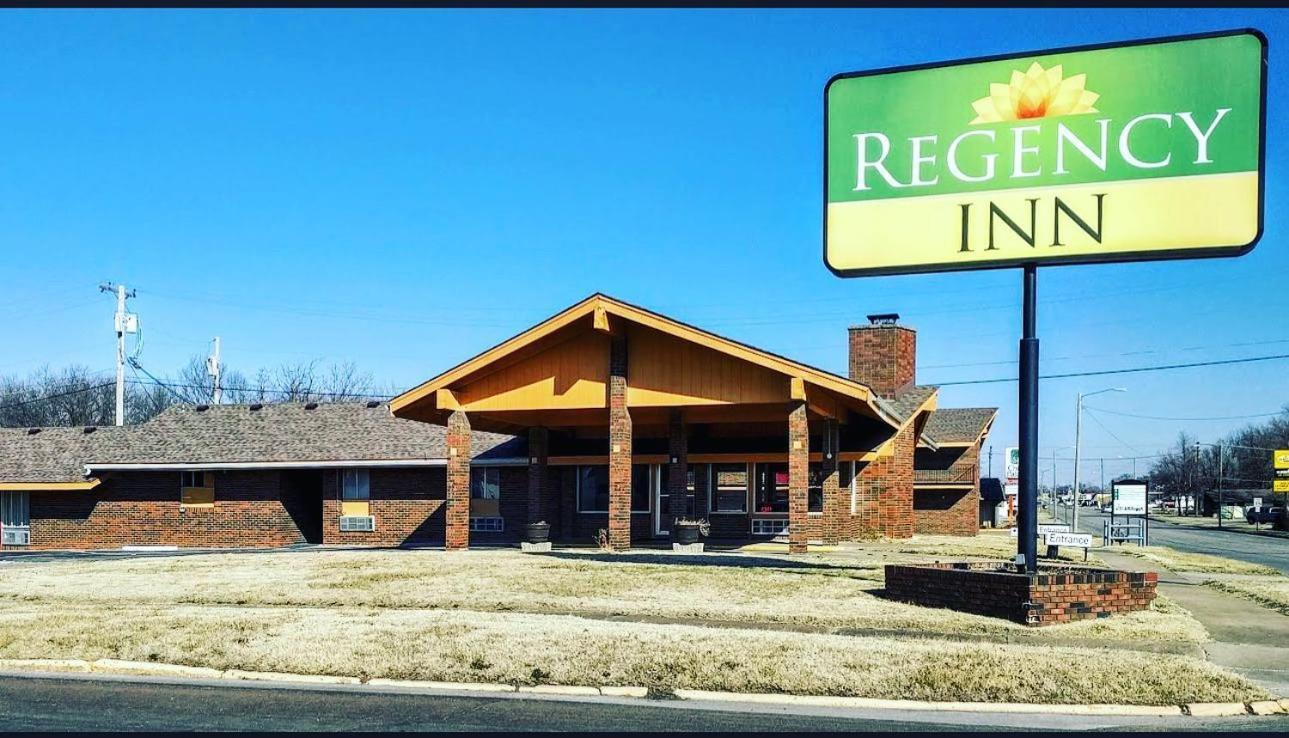 Regency Inn Iola Kültér fotó