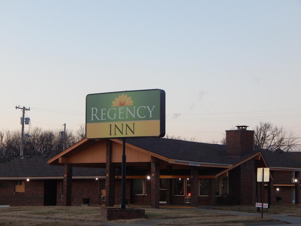 Regency Inn Iola Kültér fotó