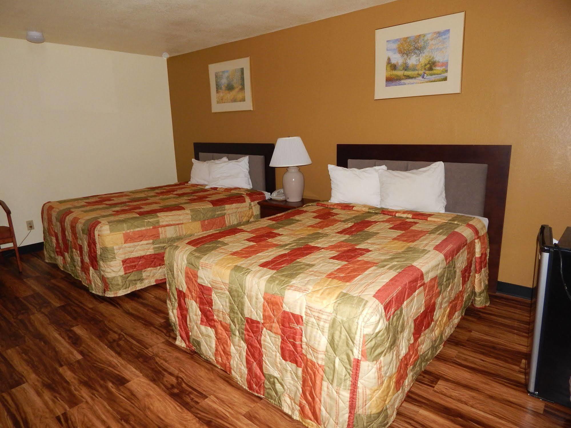 Regency Inn Iola Kültér fotó